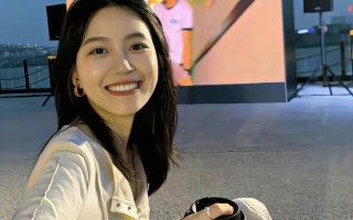 怎样在抖音官方举报抖音是一个全球性的短视频平台，拥有数亿的用户。对于那些在平台上发布的违规信息，抖音官方提供了举报机制。下面是如何在抖音官方举报的内容。